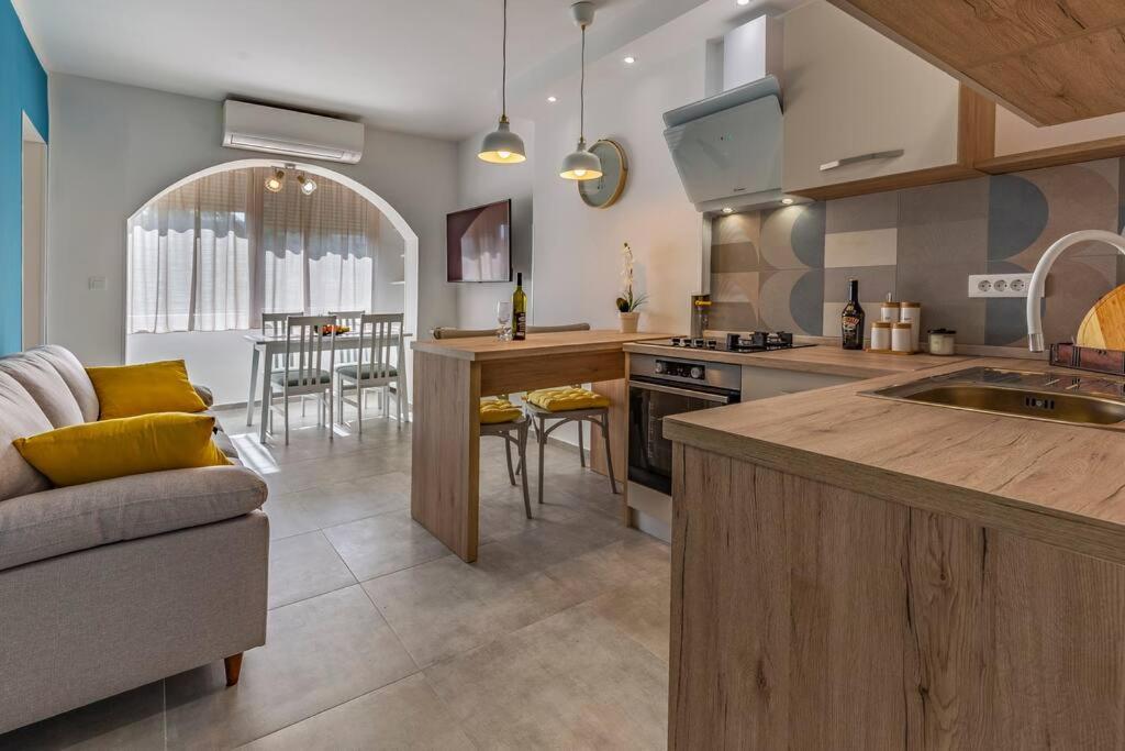 New Two Bedroom Apartment Maloni Pula Exterior foto