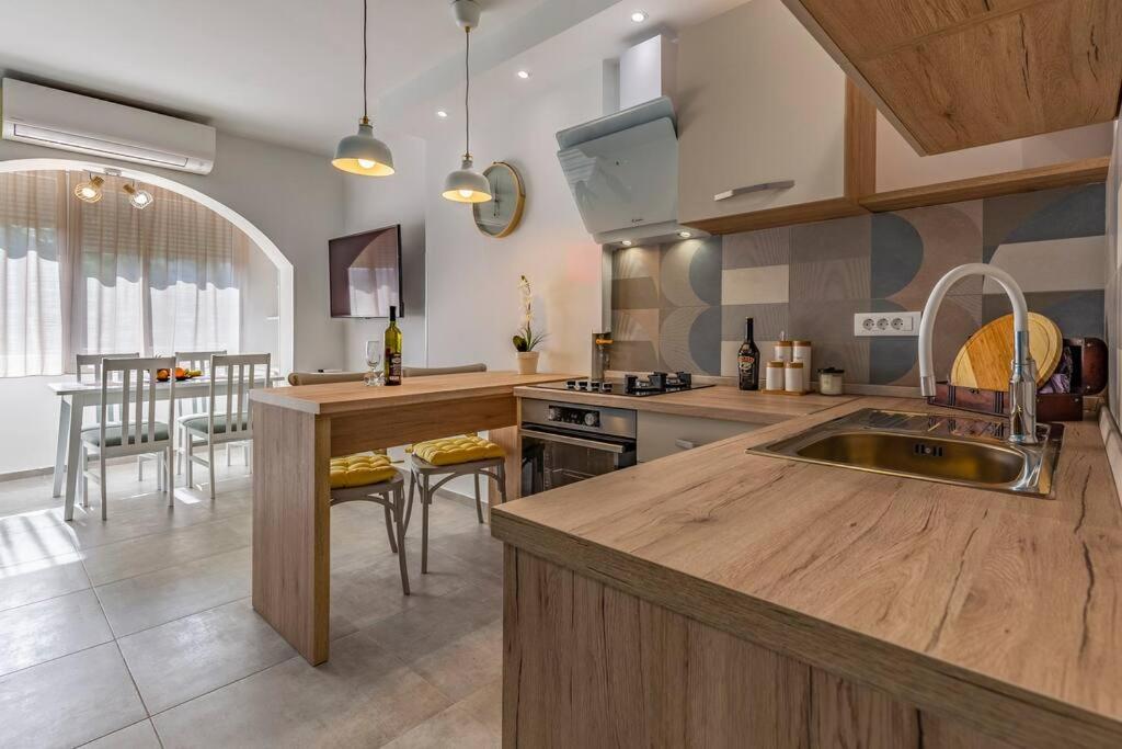 New Two Bedroom Apartment Maloni Pula Exterior foto